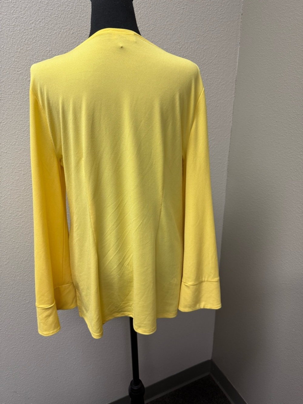 Melissa Paige Yellow Keyhole Blouse Ruffle Sleeve Stretch Top Large Size - Picture 6 of 11